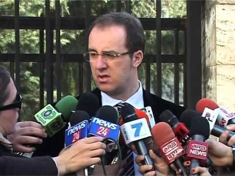 VIDEO PRIFTI BEQIRAJ MBERRIN NE GJYKATE DOSJA ME AKUZEN E KORRUPSIONIT LAJM
