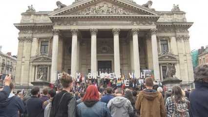 Des centaines de personnes ont rendu hommage aux victimes de la tuerie d'Orlando