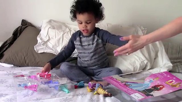 Magic Clip - Disney Princess Magic Clip Fashion Dresses set!