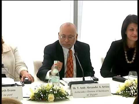 APELI I NDERKOMBETAREVE POLITIKA TE SHPEJTOJE HAPAT PER REFORMEN ZGJEDHORE LAJM