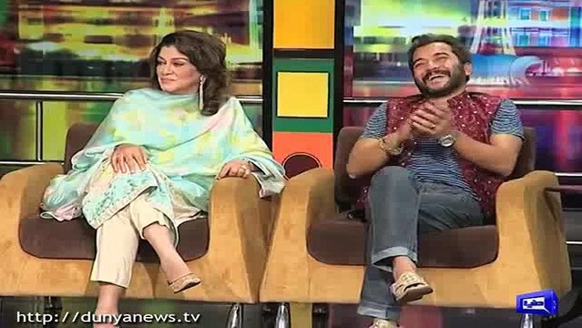 Iftikhar Thakur thrashes electricity meter in Mazaq Raat and making fun of PML-N over Load shedding in Ramadan - Hilario