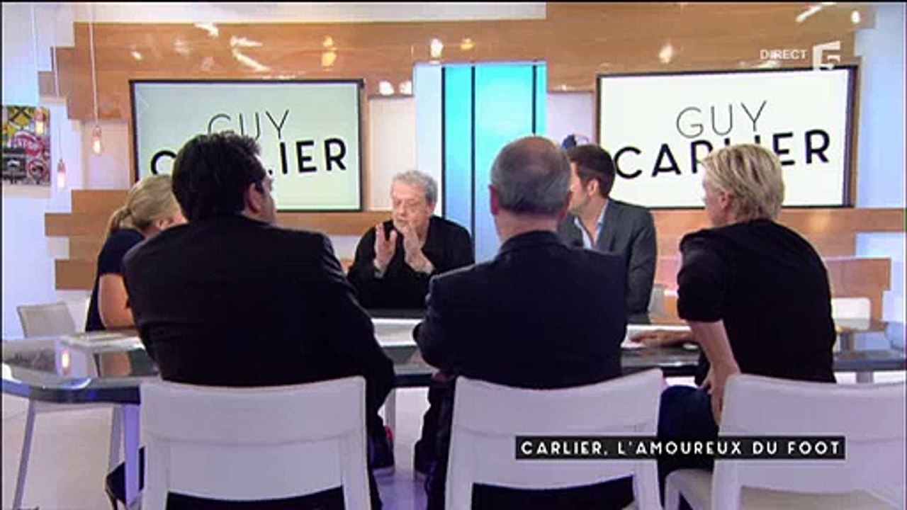 Guy Carlier évoque dans "C à vous" le tabou de l'homosexualité dans le foot - Regardez