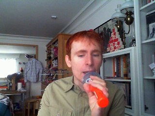 Wiwi égratigne "le droit de rêver" de Tal