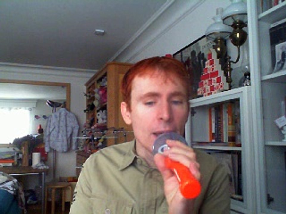 Wiwi égratigne "le droit de rêver" de Tal