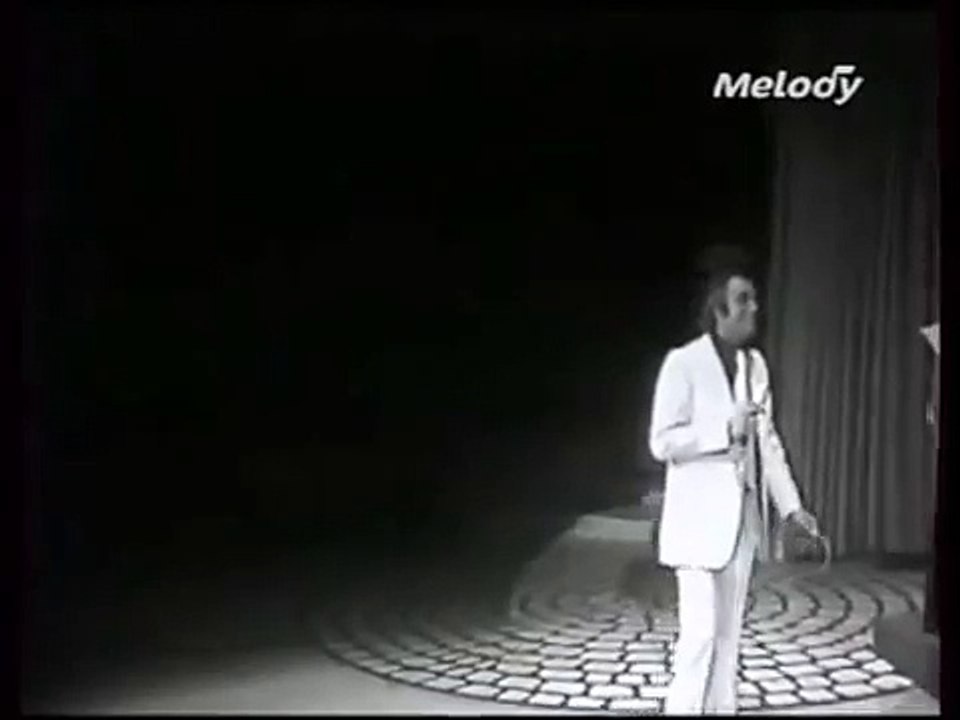 ALAIN BARRIERE : "Pour le première fois" - L'ombre d'u baiser" - "A regarder la Mer" - "Je ne suis qu'un homme""