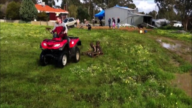 Un bon moyen d'occuper les enfants un jour de pluie... Pas sur que maman apprécie!