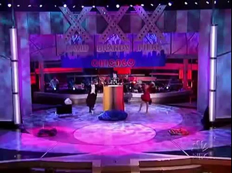 Cette jeune femme change de tenue en moins de 3 secondes, c’est impressionnant !