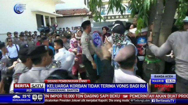 Tak Terima Vonis, Keluarga dan Kerabat Eno Protes