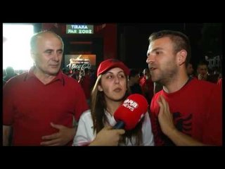 Ora News – Tifozët: Do të mbështesim deri në fund Kombëtaren kuqezi