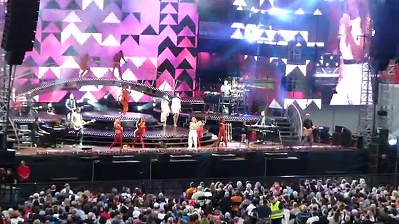 Helene Fischer Let Me Entertain You (Basel 2013)