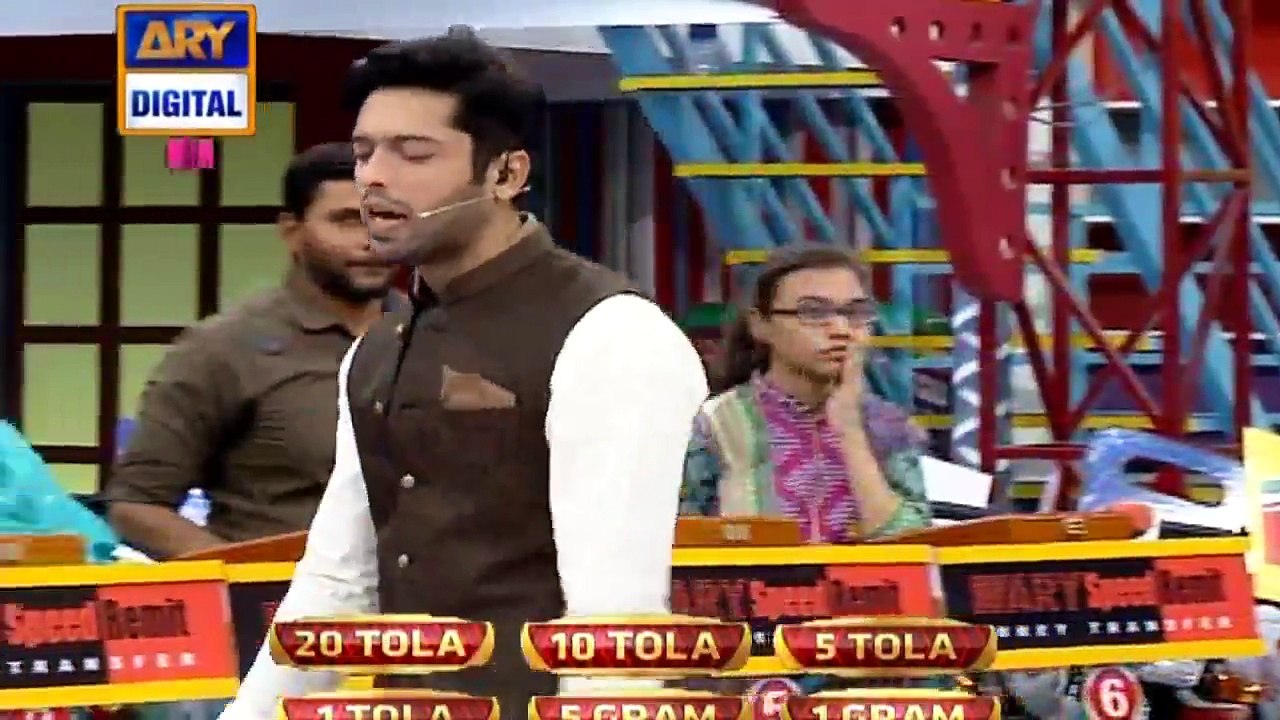 Cricketer Shoaib Malik was given a warm welcome when he appeared on Jeeto Pakistan show 15 June 2016