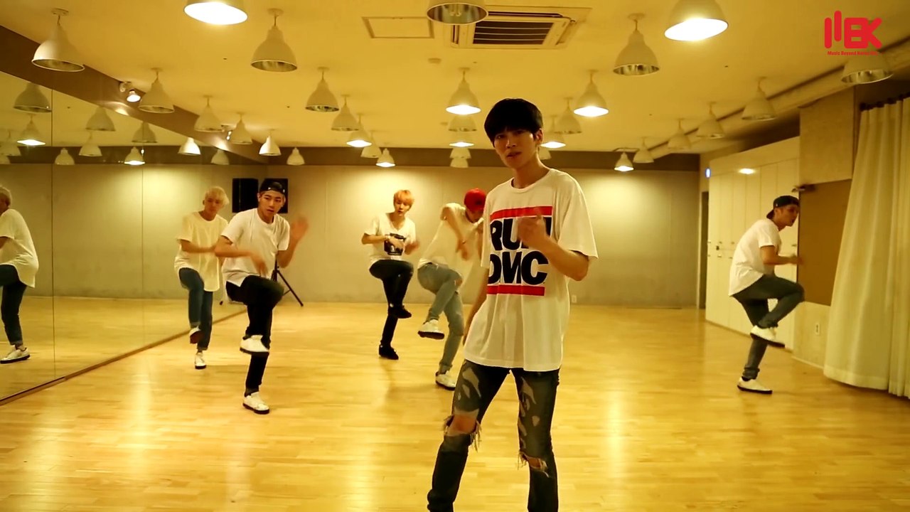 SChorégraphie de danseurs pro avec des chaussures à roues Heelys