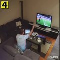 Piégé par sa copine, ce supporter turc explose sa télévision