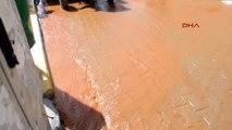 İslahiye'de İçme Suyu Borusu Patladı, Yol Nehre Döndü