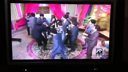 Shaista Lodhi Badly Falls On Live TV