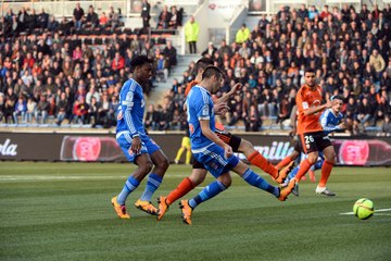 2015-16 : les deux buts de Mauricio Isla