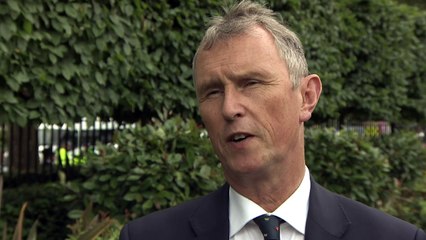 Nigel Evans calls for independent inquiry into Sir Cliff Richard case