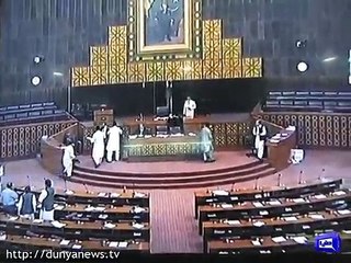 Download Video: Watch A New Trick of PML-N's Members to show that Parliament house is full