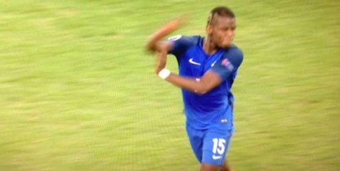 Paul Pogba : son bras d'honneur lors de France - Albanie
