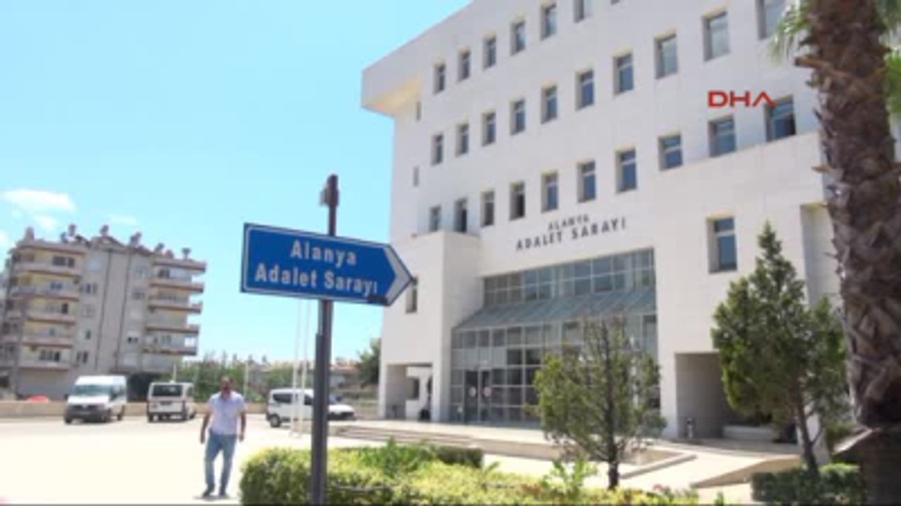 Alanya Kocası, Kızı ve Damadıyla Kardeşinin Evini Soydu