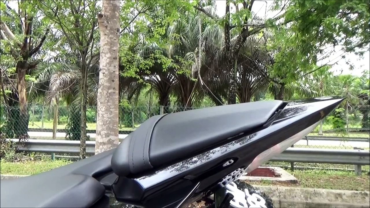 Yamaha R6 custom Yoshimura R11 exhaust