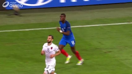 Découvrez la vidéo censurée de Paul Pogba qui fait un bras d’honneur !