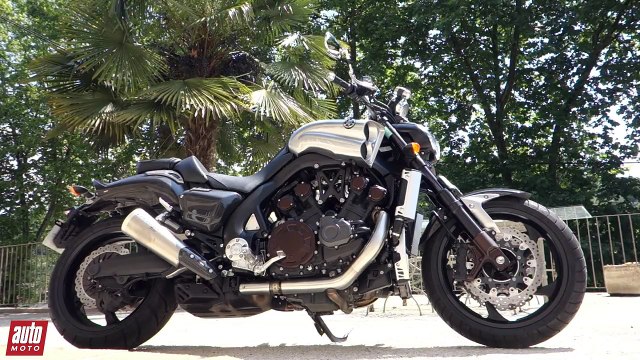 2016 Yamaha VMAX Carbon Edition - Essai AutoMoto