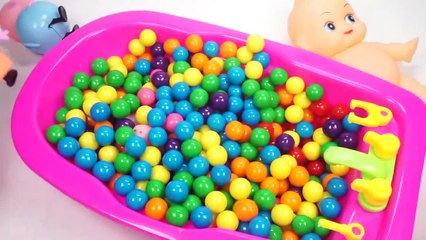 Learn Color BabyDoll Peppa Pig BathTime Bubble Gum Ball For Tuddler Videos Kids