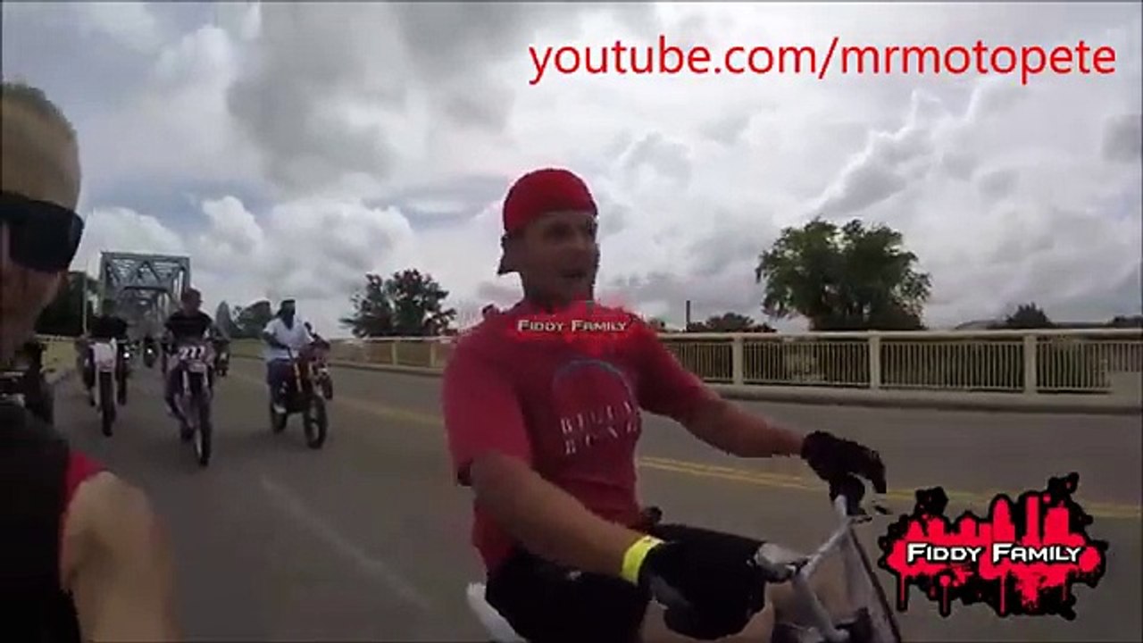 Acidente Brutal de pit bike contra um carro!
