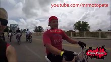Acidente Brutal de pit bike contra um carro!