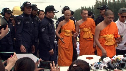 Simpatizantes impedem detenção de monge na Tailândia