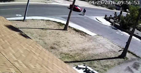 Mulher furiosa atropela namorado após descobrir que ele é portador do vírus HIV