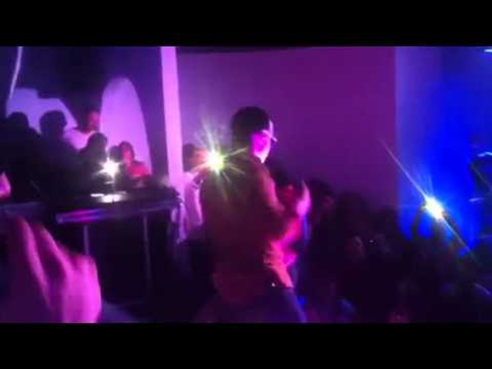 J alvarez en whiteplane