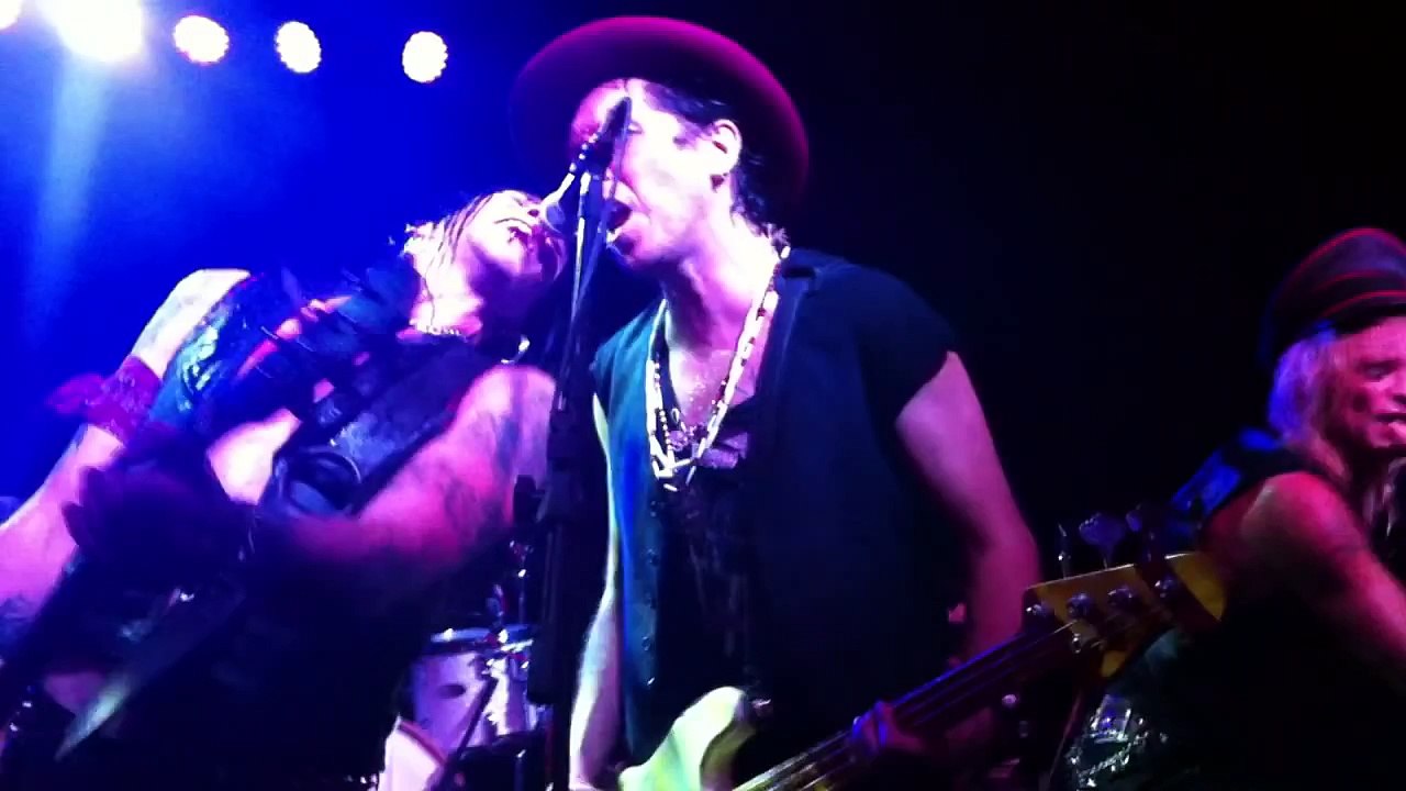 Michael Monroe - Taxi Driver (Hanoi Rocks) @Inferno Club,São Paulo - Brazil - 25/05/2012