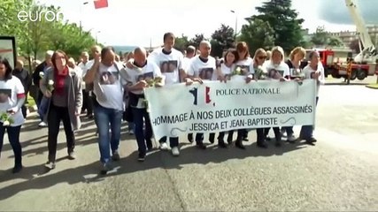 Kurbanlar için binlerce kişiden "sessiz" yürüyüş
