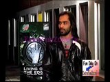 Living On The Edge - A Guy Fighting With Waqar Zaka - Funny pakistani Videos