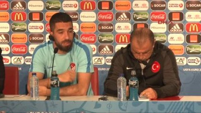 Arda Turan Barcelona'da Çok Mutluyum ve Devam Etmek İstiyorum