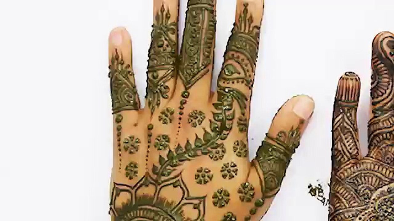 Un tatuaggio di 7 ore riassunto in 90 secondi: la perfezione del disegno è IPNOTICA!