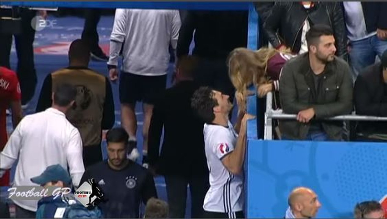 Mats Hummels Kissing his wife on live after Poland game