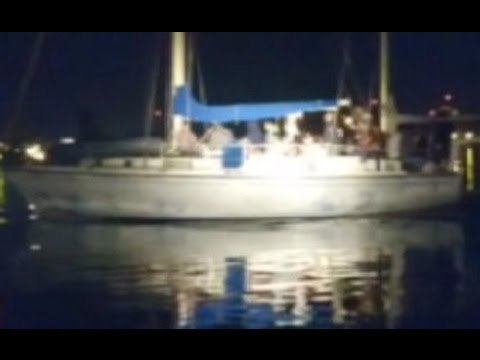 Crotone - Fermato veliero con 33 migranti, arrestati due scafisti ucraini (16.06.16)