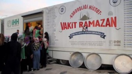 İhh'nın "İftar Tırı"Yla Elazığ'da 2 Bin Kişiye İftar