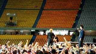 MADONNA PREPARA A SU PUBLICO PARA EL CONCIERTO MEDELLIN 29/11/12