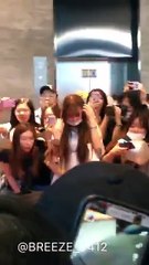 EXO's Sehun keeps Iphone to EXOL Fans