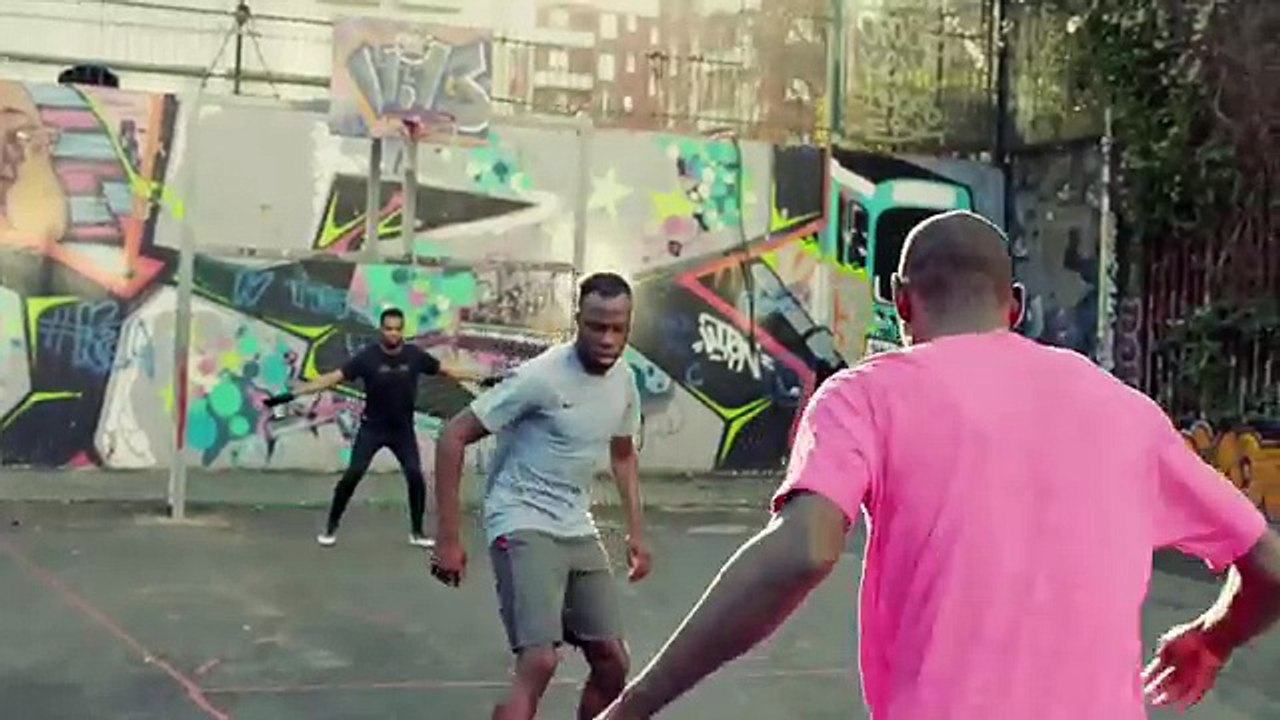 Nike FootballX Skills: The Hypnotizer