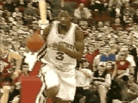 Lebron James claque des dunks