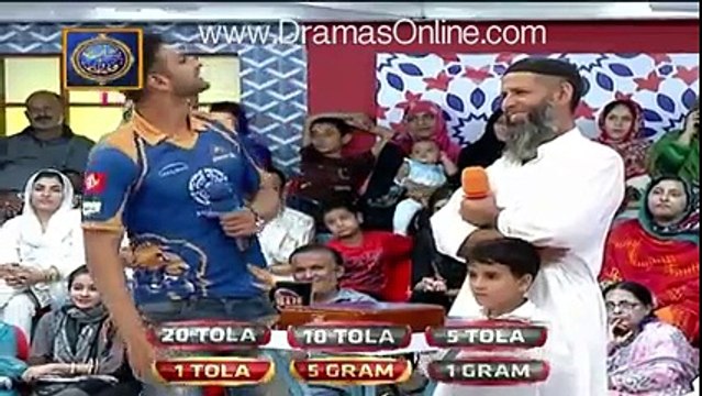 See What Shoaib Malik Did When this Guy Lost everything