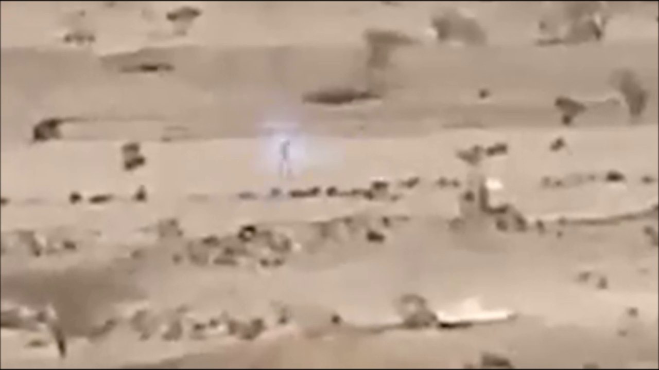 UFO sightings and real space alien. 2016 Saoudi Arabi. - Observations d'Ovni et de réel étranger de l'espace. 2016 Arabie Saoudite