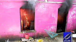 Se incendia casa  en la colonia Atasta, Avenida Adolfo Ruiz Cortines y 27 de Febrero