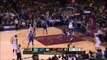 LeBron James met un gros contre à stephen Curry - Finales NBA 2016