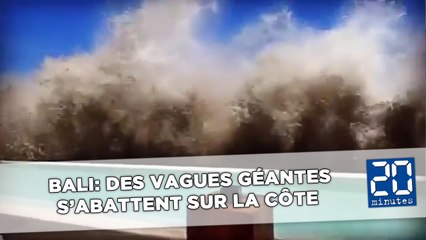 Des vagues géantes s'abattent sur l'ile de Bali en Indonésie